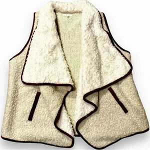 Maurices Open Front Cream and Brown faux Suede Trim faux Fur L/XL Sherpa Vest